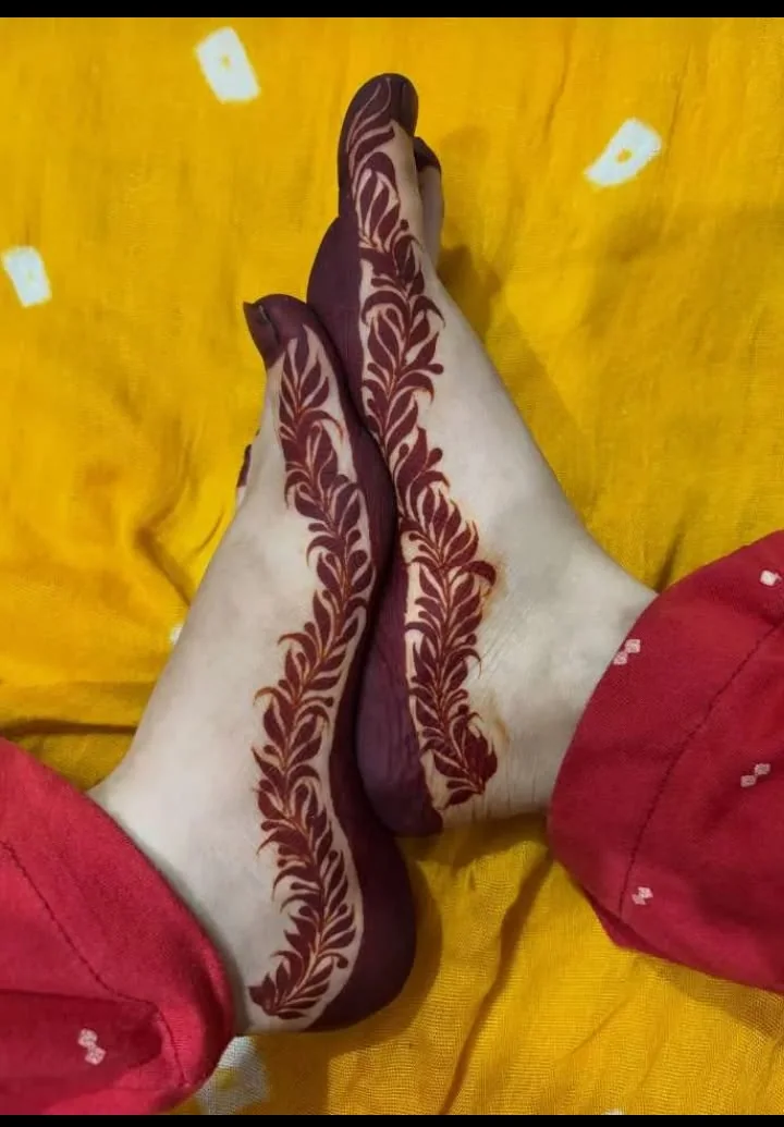 Feet Henna — real henna design photo 2