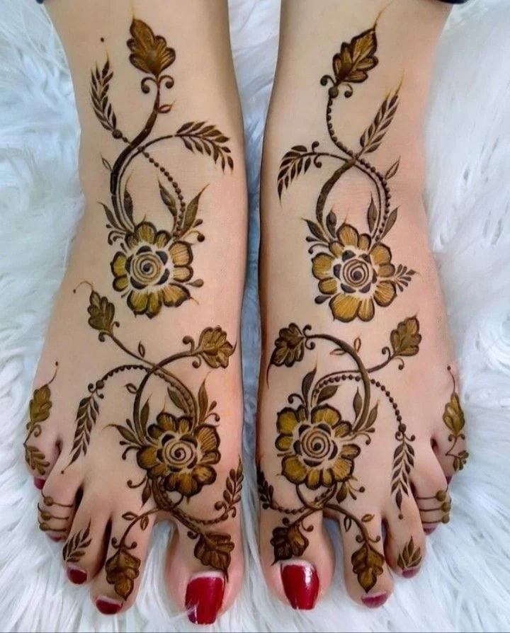 Feet Henna — real henna design photo 6