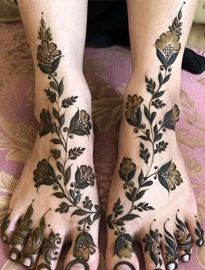 Feet Henna — real henna design photo 8