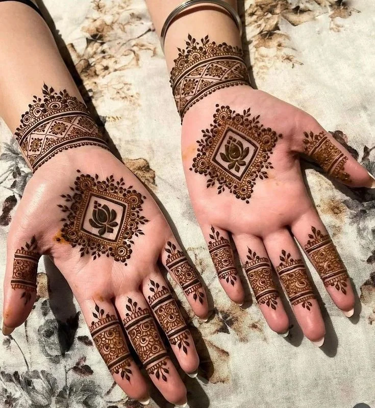 Mandala Henna — real henna design photo 2