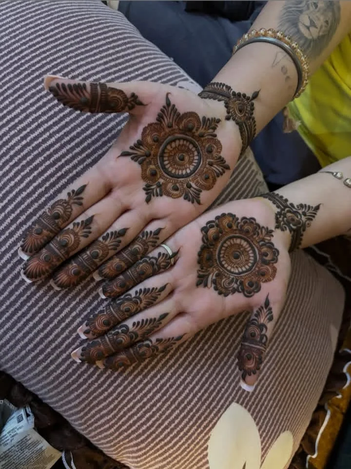 Mandala Henna — real henna design photo 4