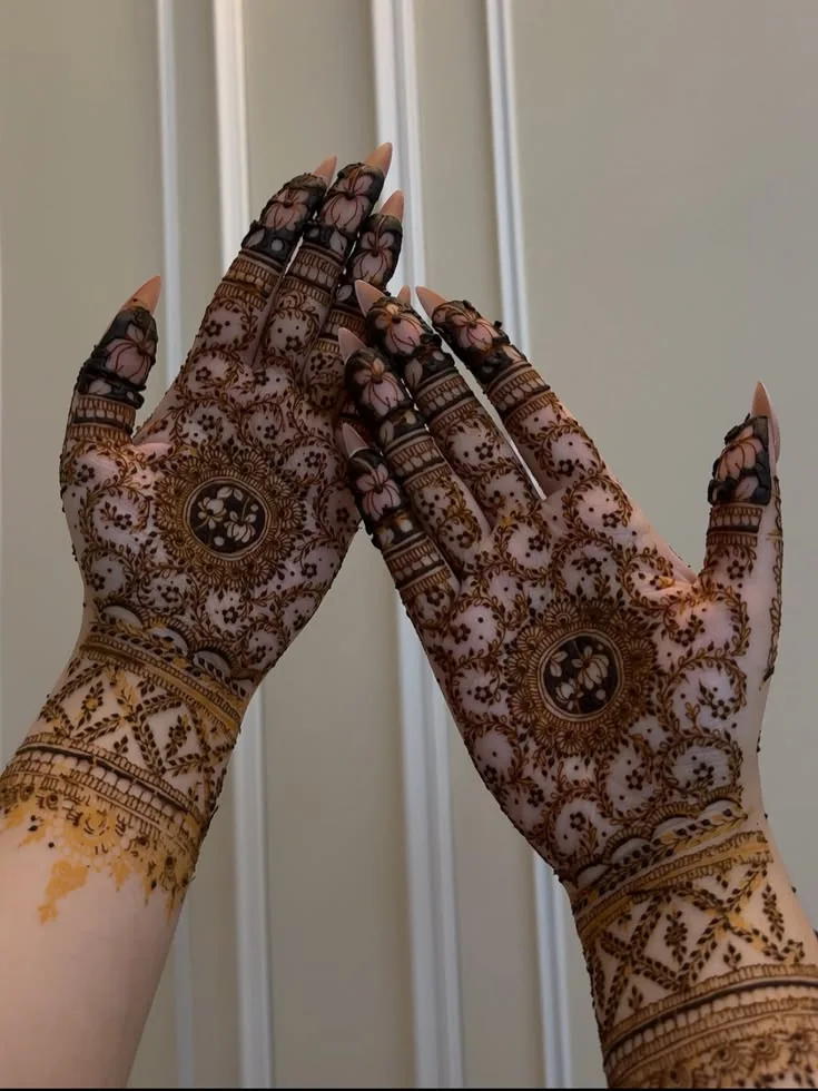 Pakistani Mehndi — real henna design photo 13