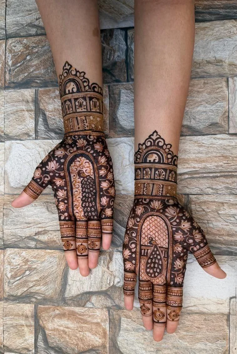 Peacock mehndi photograph 9