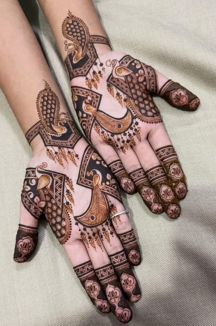 Peacock mehndi photograph 19